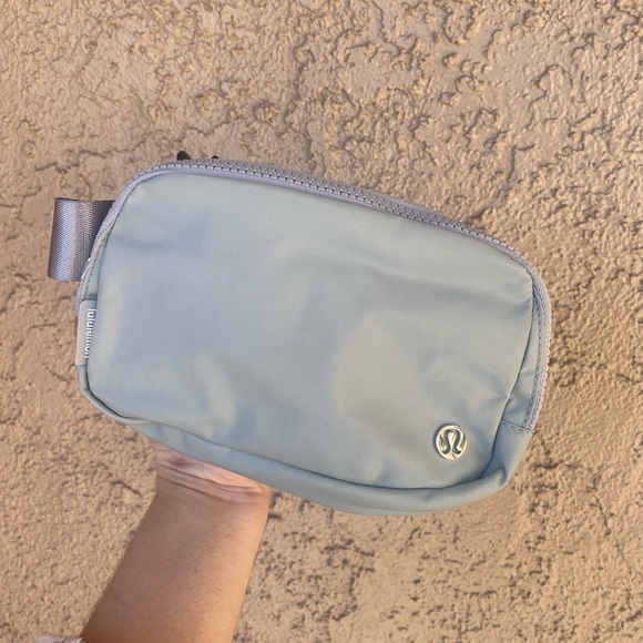 lululemon athletica Handbags - Lululemon Everywhere Belt Bag Silver Drop